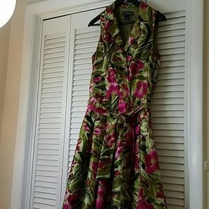 Jessica Howard flowered print dress.